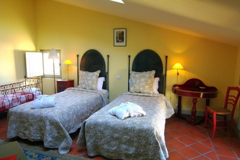 La Parenthese Hostellerie Provencale Uzes Phòng bức ảnh
